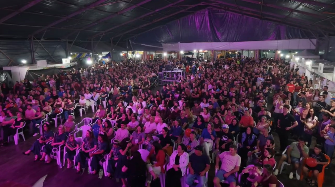 Música e humor marcaram o início da 25ª Festa das Azaleias