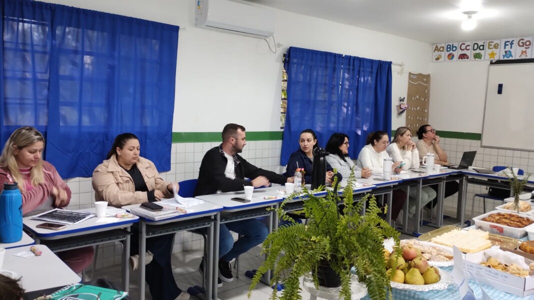 Reunião da Comissão Gestora do novo Plano Municipal de Educação de Araricá.