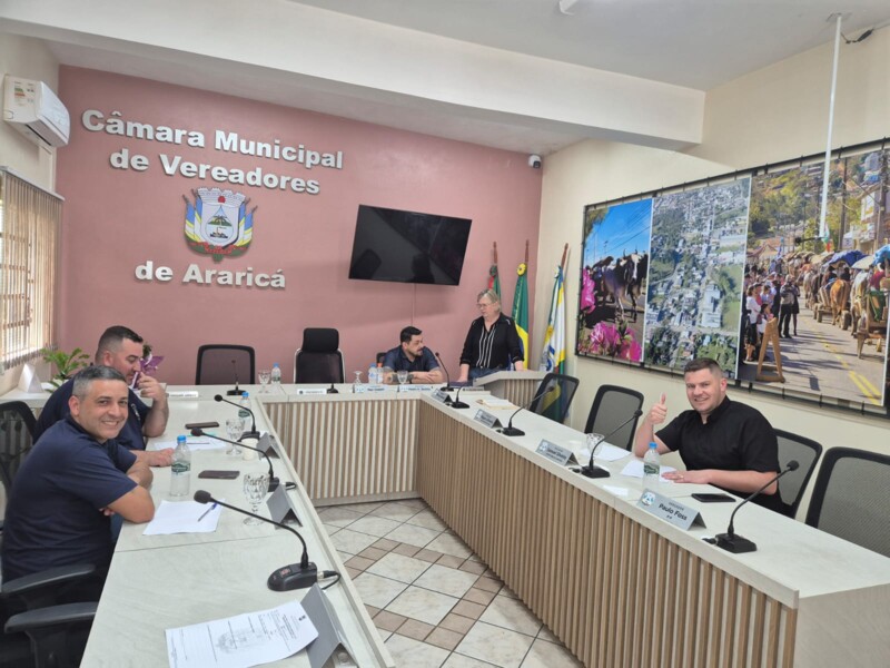 Apresentação da LDO 2027 realizada na Câmara Municipal de Vereadores de Araricá.